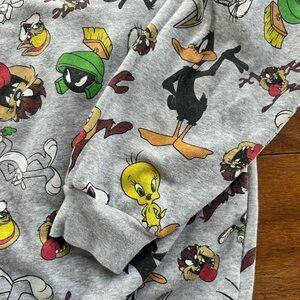 Fun Looney Tunes Cartoon All-Over Print Cozy Sweatshirt Size 3XL, measures XL
